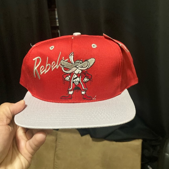 Vintage UNLV Rebels SnapBack hat nwt - Picture 1 of 3